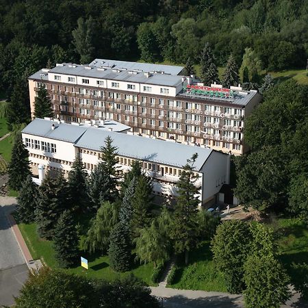 ホテル Kzzg W Polsce, Gornicze Sanatorium Zwiazkowe "Gornik" イボニチ・ズドルイ エクステリア 写真